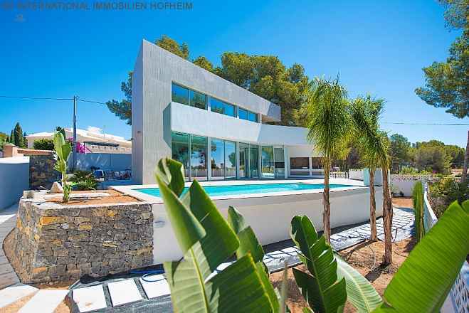 ***Neubauvilla mit Pool in Benissa***