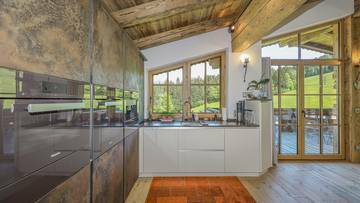 Thumbnail von Luksusowa willa z widokiem na cesarza na słonecznym, odosobnionym miejscu