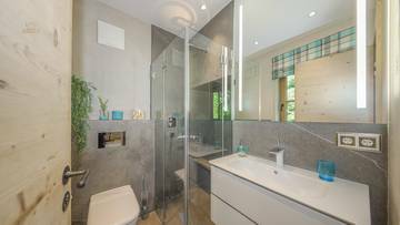 Thumbnail von Luksusowa willa z widokiem na cesarza na słonecznym, odosobnionym miejscu