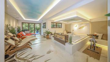 Thumbnail von Luksusowa willa z widokiem na cesarza na słonecznym, odosobnionym miejscu