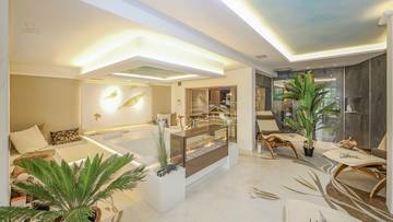 Thumbnail von Luksusowa willa z widokiem na cesarza na słonecznym, odosobnionym miejscu