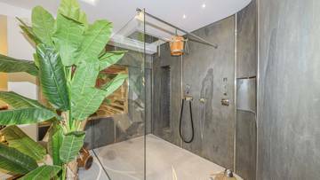 Thumbnail von Luksusowa willa z widokiem na cesarza na słonecznym, odosobnionym miejscu