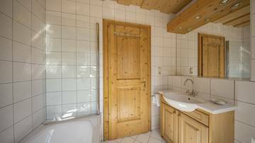 Thumbnail von Großzügige Wohnung mit schönem Ausblick in Zentrumslage