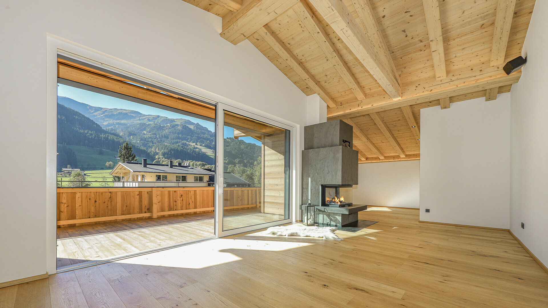 Neubau-Penthouse mit Panorama-Ausblick in sonniger Lage