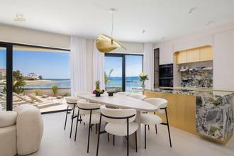 Thumbnail von Moderne Villa in der 1. Reihe zum Meer