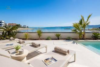 Thumbnail von Moderne Villa in der 1. Reihe zum Meer