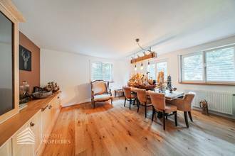 Thumbnail von Luxuriöse Villa im Wienerwald – Beheizter Salzwasserpool, Gartenparadies & Premium-Parkmöglichkeiten