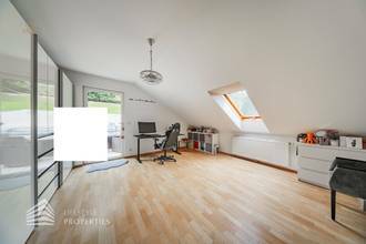 Thumbnail von Luxuriöse Villa im Wienerwald – Beheizter Salzwasserpool, Gartenparadies & Premium-Parkmöglichkeiten