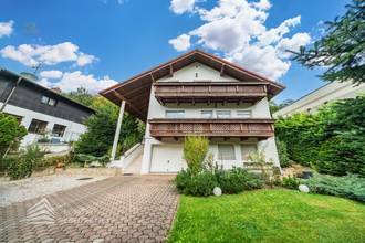 Thumbnail von Luxuriöse Villa im Wienerwald – Beheizter Salzwasserpool, Gartenparadies & Premium-Parkmöglichkeiten