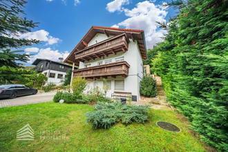 Thumbnail von Luxuriöse Villa im Wienerwald – Beheizter Salzwasserpool, Gartenparadies & Premium-Parkmöglichkeiten