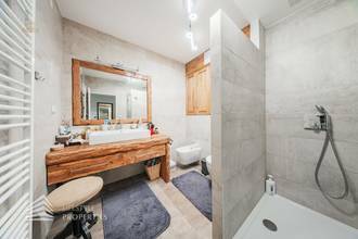 Thumbnail von Luxuriöse Villa im Wienerwald – Beheizter Salzwasserpool, Gartenparadies & Premium-Parkmöglichkeiten