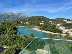 Thumbnail von Moderne Luxusvilla mit Pool und Panorama-Meerblick
