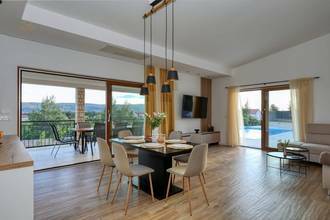 Thumbnail von Moderner Bungalow mit Pool und Meerblick