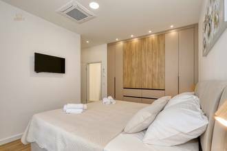 Thumbnail von Moderner Bungalow mit Pool und Meerblick