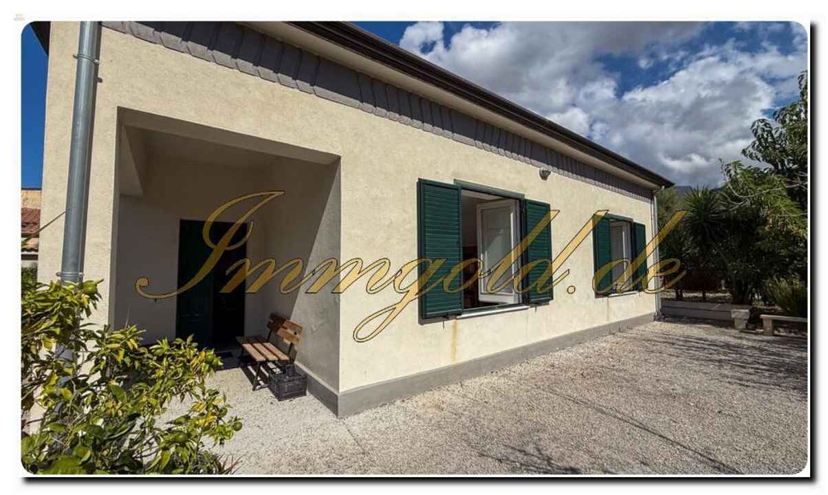 Immogold Familienfreundliche Villa mit riesigen Obstgarten und vier Schlafzimmern