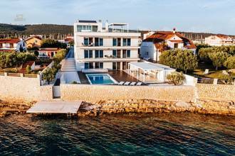 Thumbnail von Villa di lusso moderna direttamente sul mare