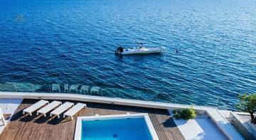 Thumbnail von Villa di lusso moderna direttamente sul mare