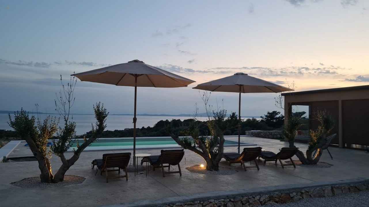 Moderner Bungalow mit Panorama-Meerblick, Insel Pag