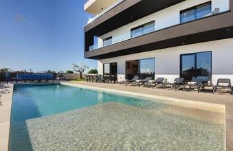 Thumbnail von Moderne Villa mit Pool und Dachterrasse