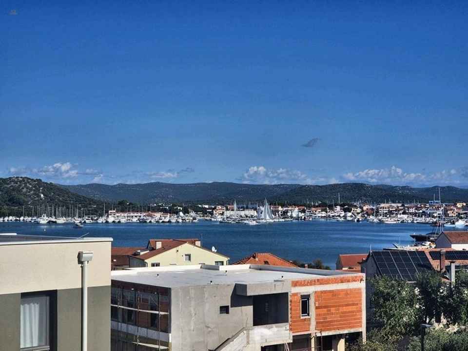 Deniz Manzaralı Modern Yeni Bina Daireleri