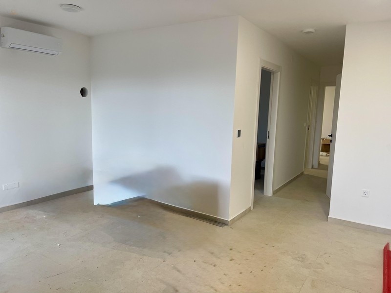 Thumbnail von Neue Erdgeschosswohnung mit Pool