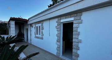 Thumbnail von Kleinerer Bungalow mit wunderschönem Meerblick