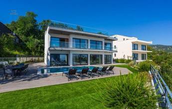 Thumbnail von Nowoczesna willa z basenem i panoramicznym widokiem na morze