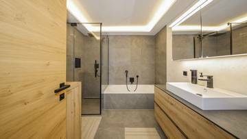 Thumbnail von Komplett sanierte Dachgeschosswohnung in zentrumsnaher Lage