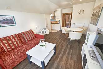 Thumbnail von Zwei-Raum-Wohnung mit Westbalkon in zentraler Lage