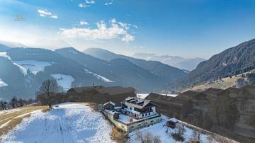 Thumbnail von İnnsbruck ve Kitzbühel arasında, en büyük özel koruma tesislerinden biriyle mülk