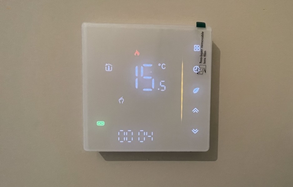 Thumbnail von Modernes Penthouse mit Blick auf das Meer