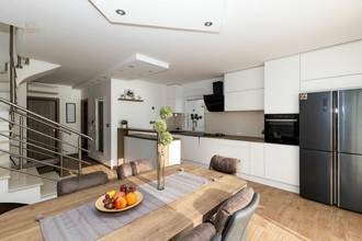 Thumbnail von Moderne Maisonettewohnung mit Panorama-Meerblick