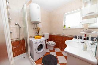 Thumbnail von Doppelhaushälfte mit drei Wohnungen in bevorzugter Lage