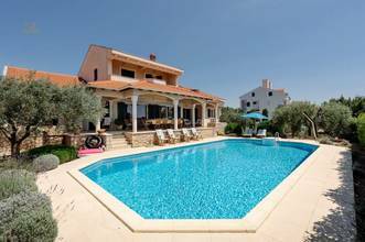 Thumbnail von Mediterrane mit Swimmingpool nahe dem Meer