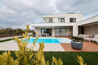 Thumbnail von Moderne Villa mit Pool