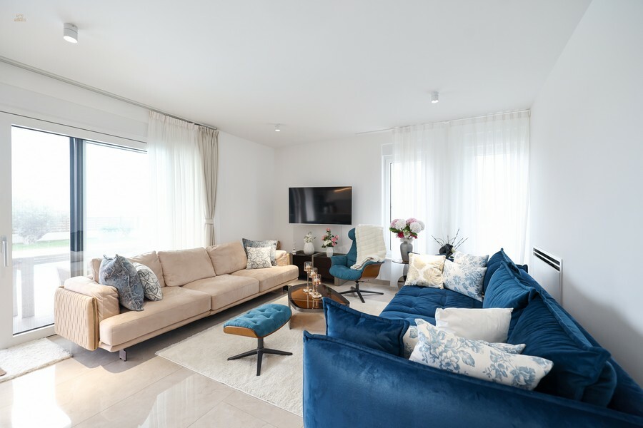 Thumbnail von Moderne Villa mit Pool