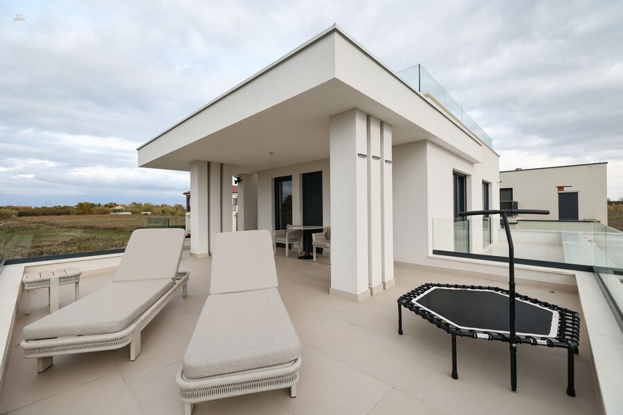 Thumbnail von Moderne Villa mit Pool