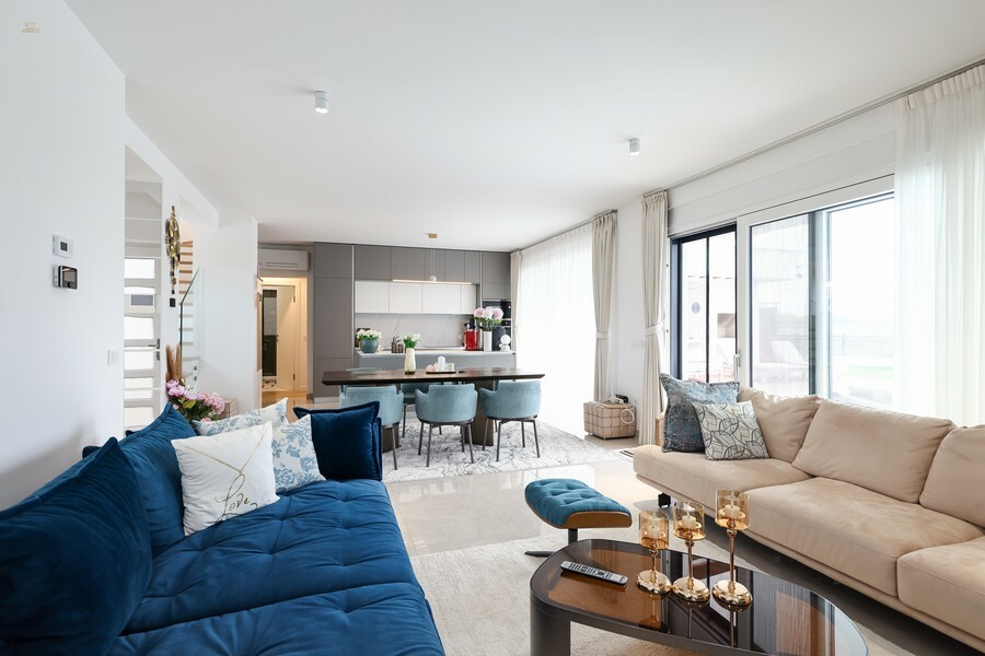 Thumbnail von Moderne Villa mit Pool