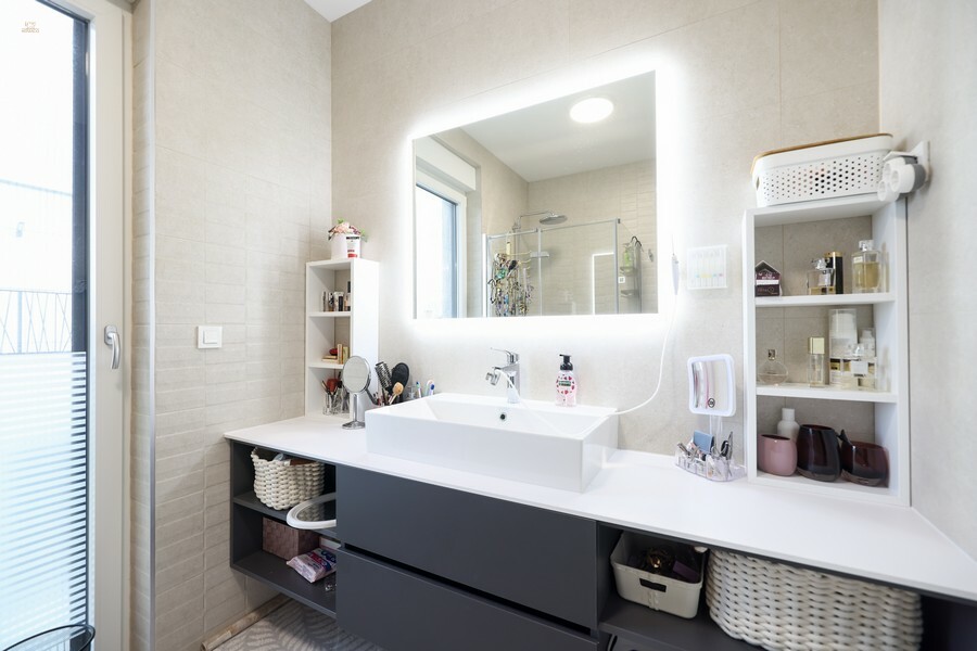 Thumbnail von Moderne Villa mit Pool