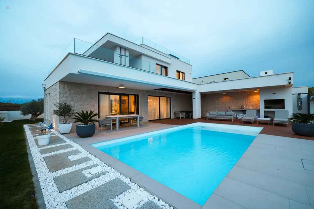 Moderne Villa mit Pool