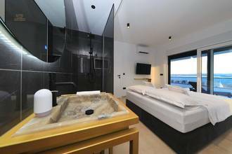 Thumbnail von Moderne Villa mit vier Wohnungen