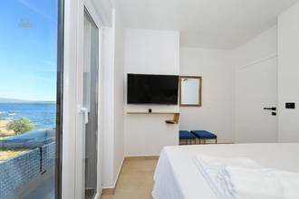 Thumbnail von Moderne Villa mit vier Wohnungen