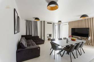 Thumbnail von Moderne Doppelhaushälfte mit Pool und Meerblick