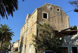 Thumbnail von Historische Villa direkt am Meer