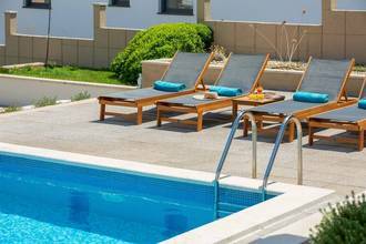 Thumbnail von Villa mit Swimmingpool und Meerblick