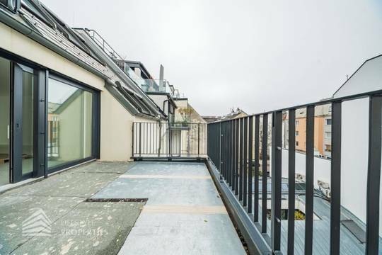 Erstbezug 4-Zimmer Wohnung mit Balkonen, Nähe Aumannplatz