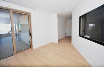 Thumbnail von 屋上のプールとパノラマの海の景色が楽しめる豪華なペントハウス