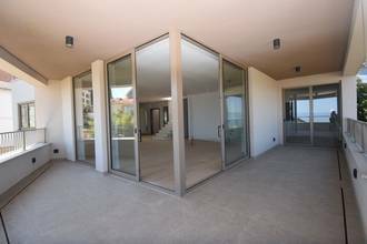 Thumbnail von 屋上のプールとパノラマの海の景色が楽しめる豪華なペントハウス