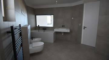 Thumbnail von 屋上のプールとパノラマの海の景色が楽しめる豪華なペントハウス