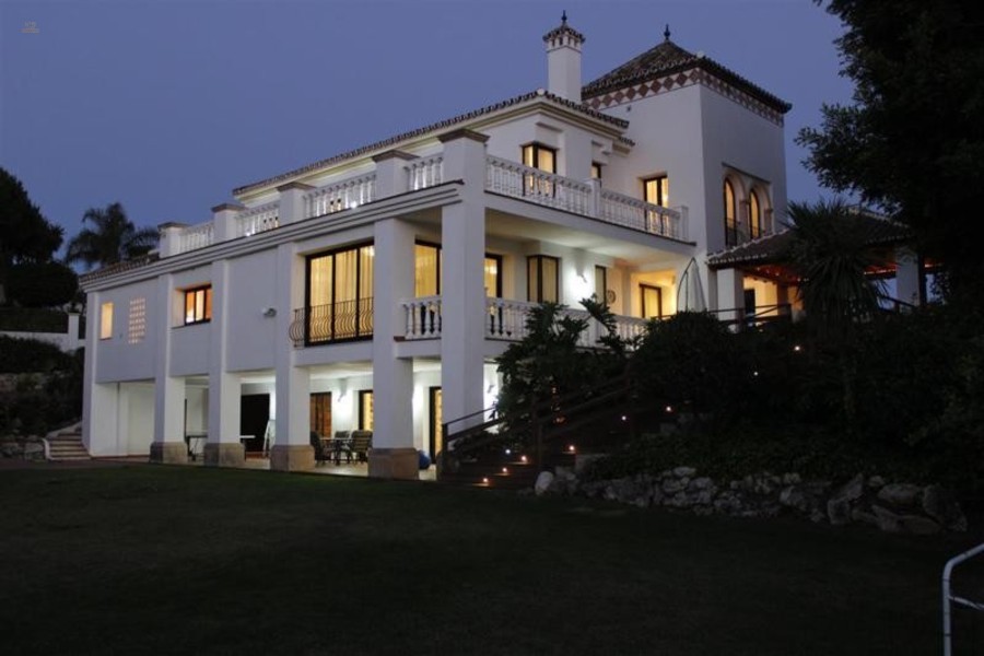 Luxus-Villa in Elviria R2289857